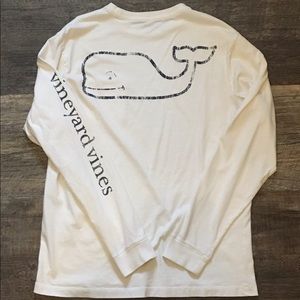 Men’s Vineyard Vines tee